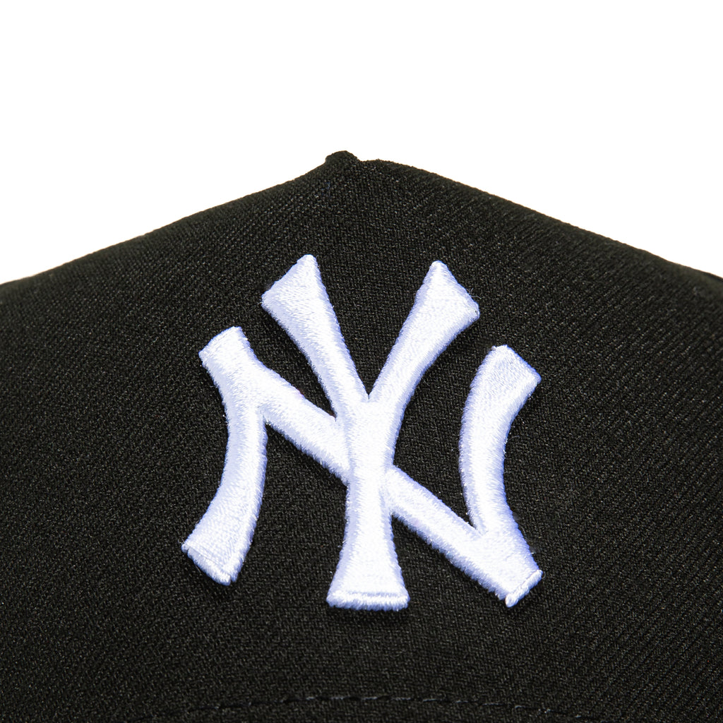 NEW ERA MLB 9FORTY A-FRAME NEW YORK YANKEES 1999 WORLD SERIES PATCH SNAPBACK