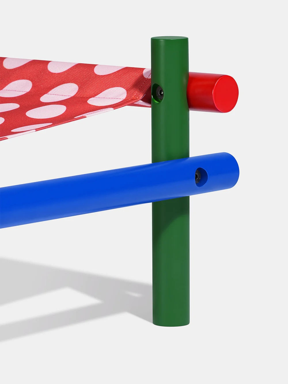 VETRESKA CHROMA ELEVATED PET BED -RED